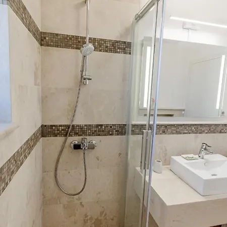 Daire Beachfront Bliss - Sea View